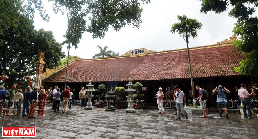 在新冠肺炎疫情爆发之前，镇国寺曾经是外国游客来河内市不可错过的旅游景点之一。图自越通社越南画报