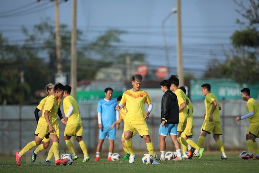 越南U23足球队球员积极锻炼。图自越通社