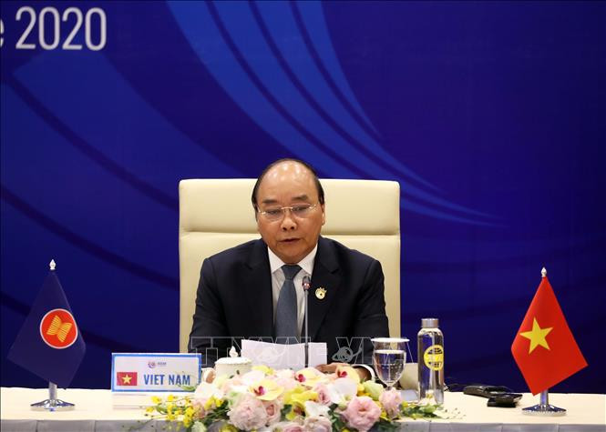 越南政府总理阮春福在会上发言。他表示相信，东盟将继续发挥优势，提高妇女的地位。图自越通社