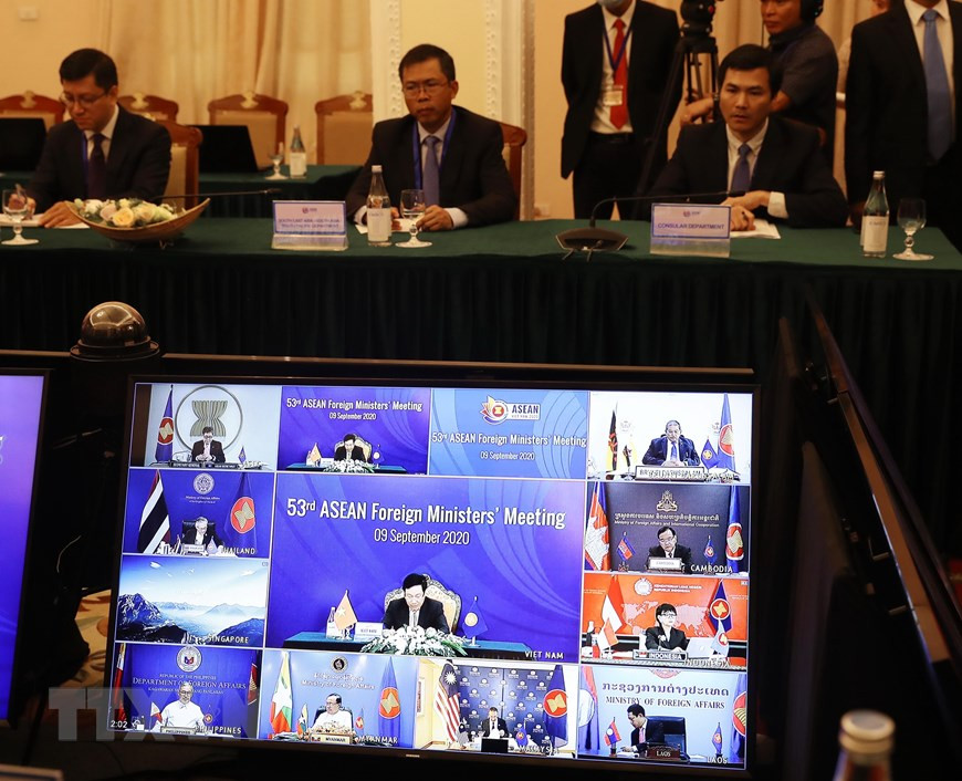 会议以视频形式举行。图自越通社