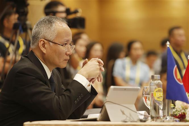  越南工贸部副部长陈国庆出席会议。图自越通社