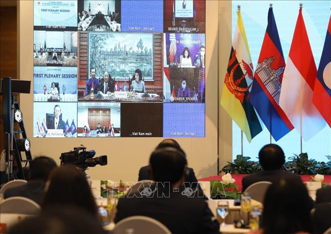 柬埔寨代表在会上发表讲话。图自越通社