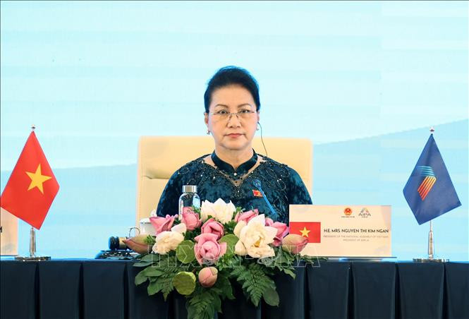 越南国会主席、AIPA 41主席阮氏金银主持会议。图自越通社