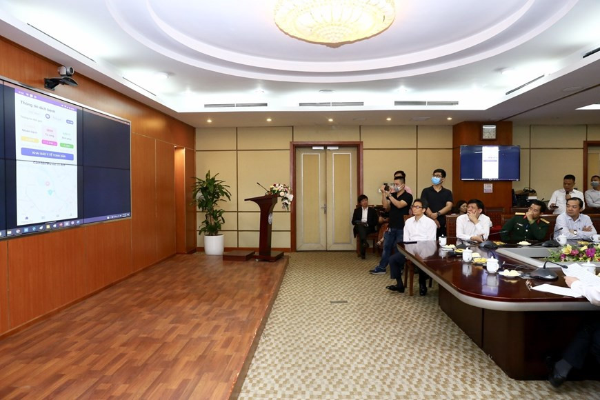 根据人们的健康申报，越南卫生系统将筛选出新冠病毒感染的高危人群，从而对其提供最快速和有效的医疗服务。图自越通社