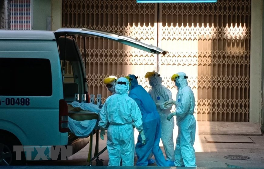 2020年7月20日，疑似患者发烧、咳嗽，于8时25分前往岘港C医院就诊，疑似感染新冠肺炎病毒。图自越通社