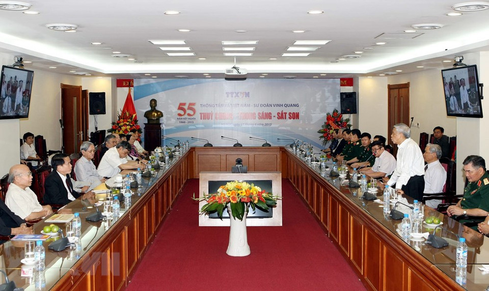 原越共中央总书记黎可漂出席越南通讯社与304师团-光荣师团缔结友好关系55周年纪念仪式并发表讲话。图自越通社