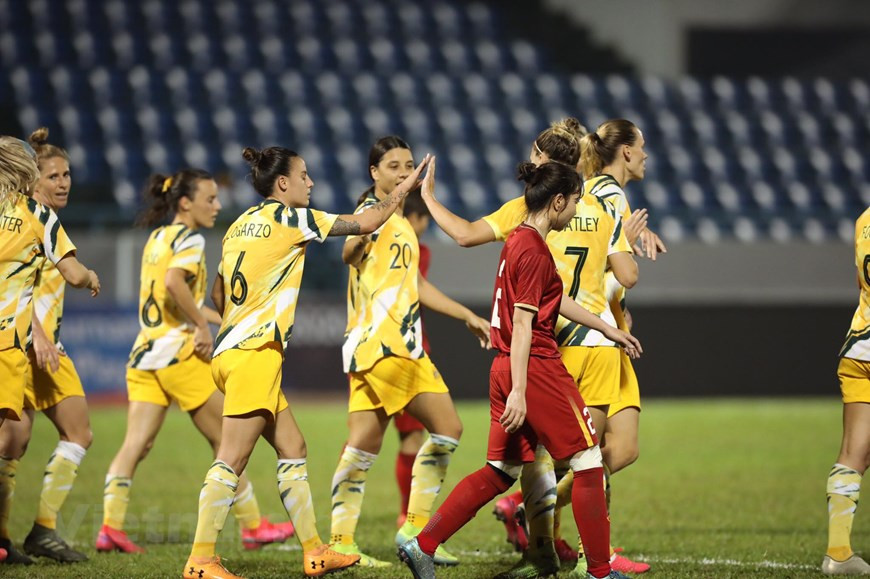 上半场的第15分钟，澳大利亚球员卡特利传中，克尔禁区中路将球打入球门右下角，澳大利亚1-0领先。图自越通社