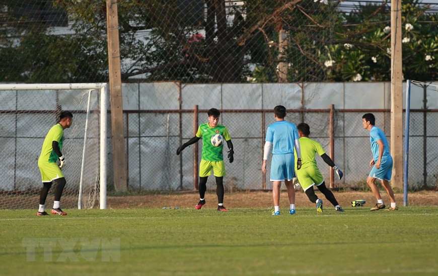 越南U23足球队球员积极锻炼。图自越通社