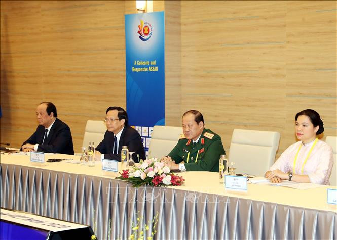 参加会议的越南代表团。图自越通社