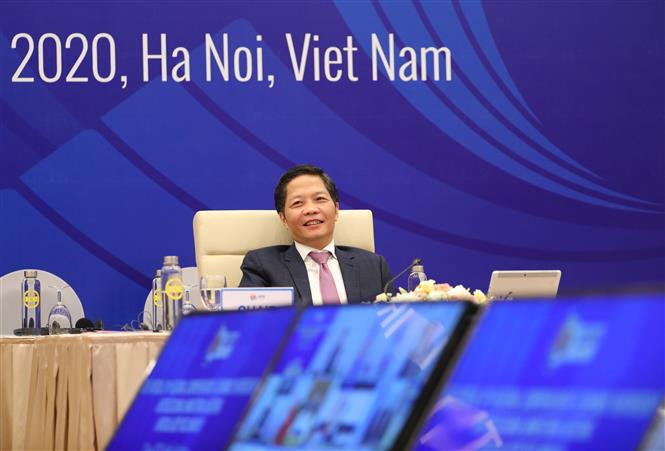 越南工贸部部长陈俊英主持会议。图自越通社