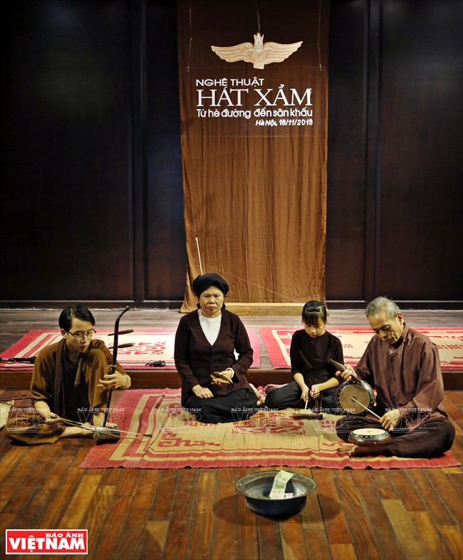 已故盲人曲名优何氏球的女儿阮氏梅艺人。图自：越通社