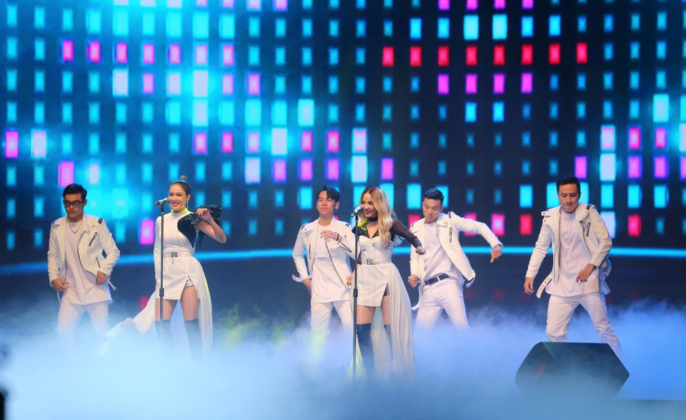 以“和平渴望”为主题的2019年东盟-日本大型音乐晚会7月28日晚在河内首次举行。越通社记者成达 摄