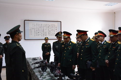 警卫3师介绍该单位的武器装备。