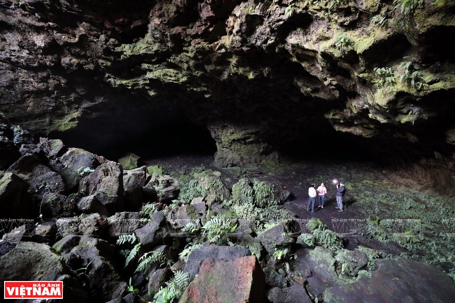 C9火山洞穴里很宽阔，洞穴高12米，宽15米。图自 越通社