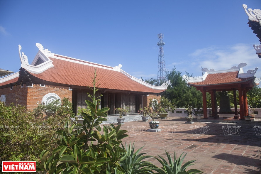 荣福寺院子里的空间较为宽阔凉爽。图自越通社