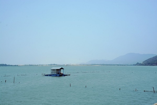 走氏奈桥：这是越南最长的海桥，长达7公里，连接归仁市和芳梅半岛。