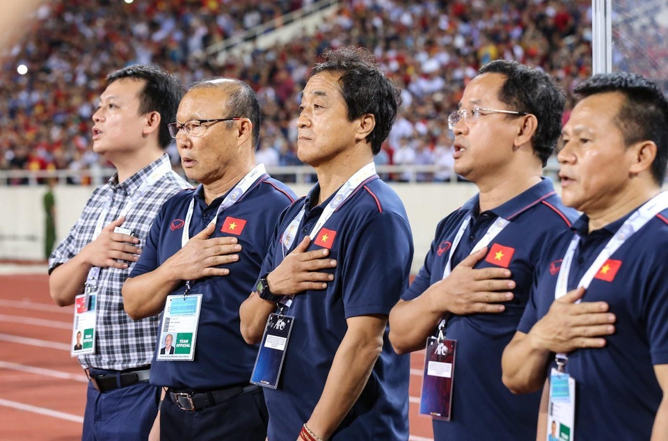 越南队教练组。越通社记者 仲达 摄