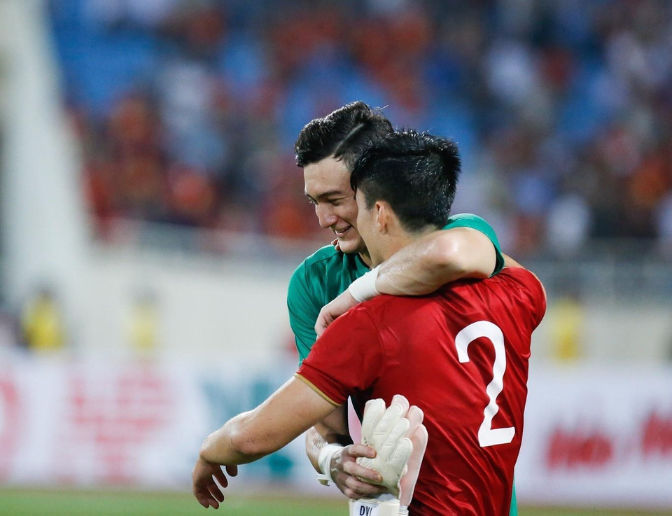 越南队庆祝胜利。越通社记者 仲达 摄