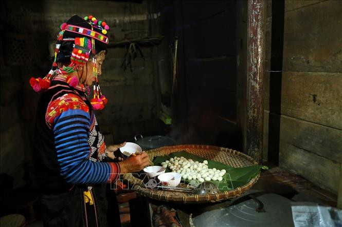 汤圆是哈尼族人欢度传统节日时必不可少的菜肴之一。图自越通社