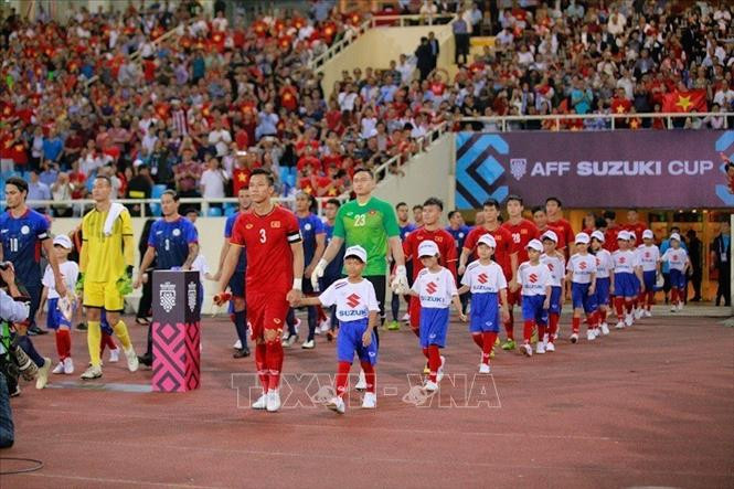 越南队主场2-1取胜 晋级决赛。图自越通社
