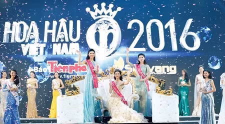 夺得2016年越南小姐选美大赛前三名成绩的三名佳丽。