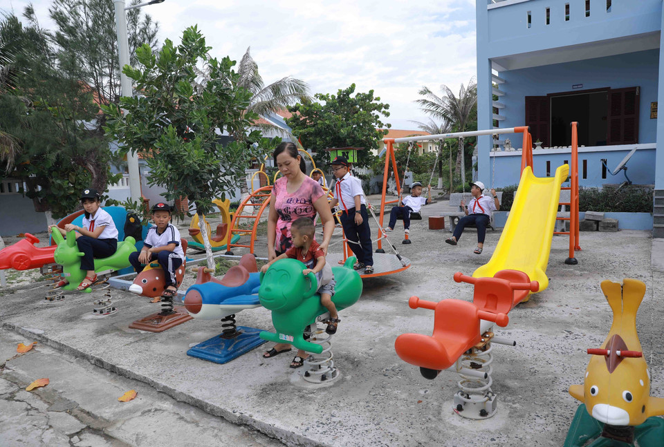 长沙岛县还建设体育和娱乐中心，有助于改善岛上人民的精神生活。 图自 越通社