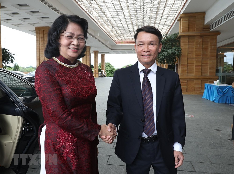 越共中央委员、国家副主席、中央竞赛奖励委员会第一副主席邓氏玉盛前来出席解放通讯社成立60周年纪念典礼。越通社记者 林庆 摄