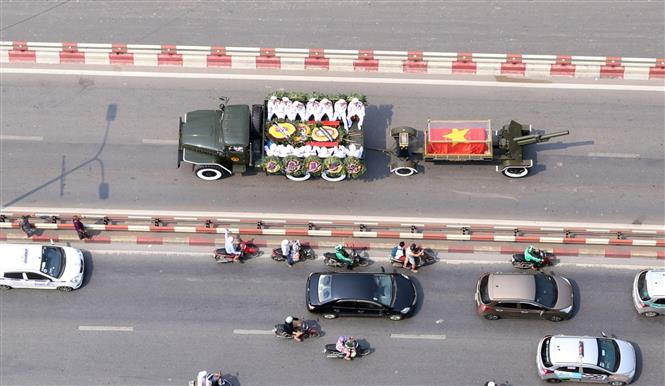  杜梅灵柩。越通社记者 摄