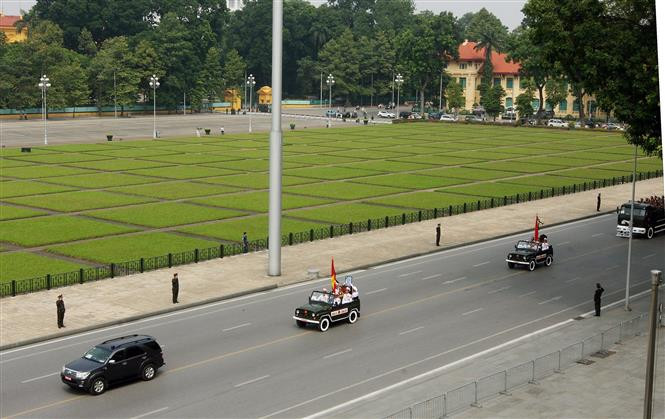  原越共中央总书记杜梅灵柩车队。越通社记者 摄
