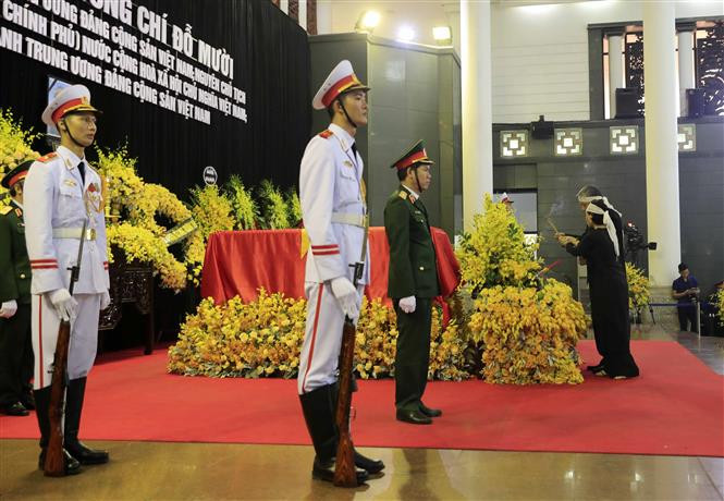  原越共中央总书记杜梅追悼会和安葬仪式在河内隆重举行。越通社记者颜创 摄