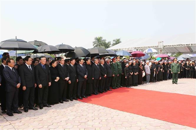 原总书记杜梅安葬仪式在其家乡河内市清池县举行。越通社记者尹晋 摄