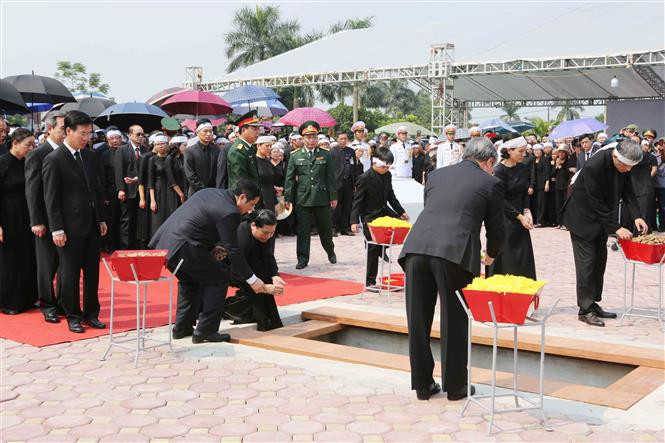 原总书记杜梅安葬仪式在其家乡河内市清池县举行。越通社记者尹晋 摄