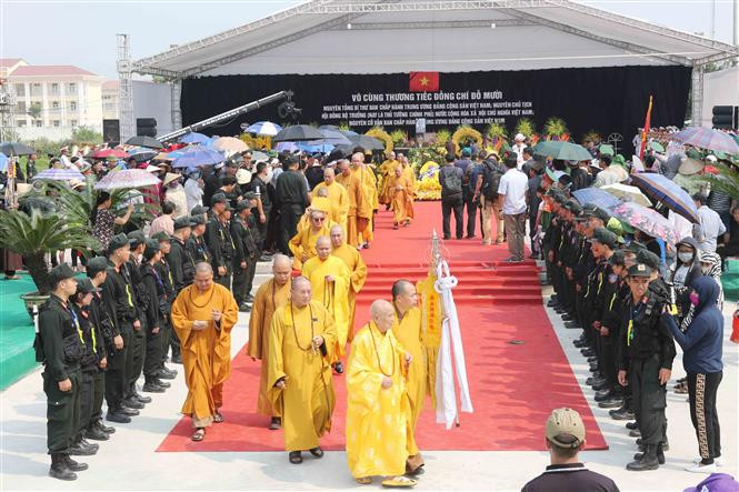 原总书记杜梅安葬仪式在其家乡河内市清池县举行。越通社记者尹晋 摄
