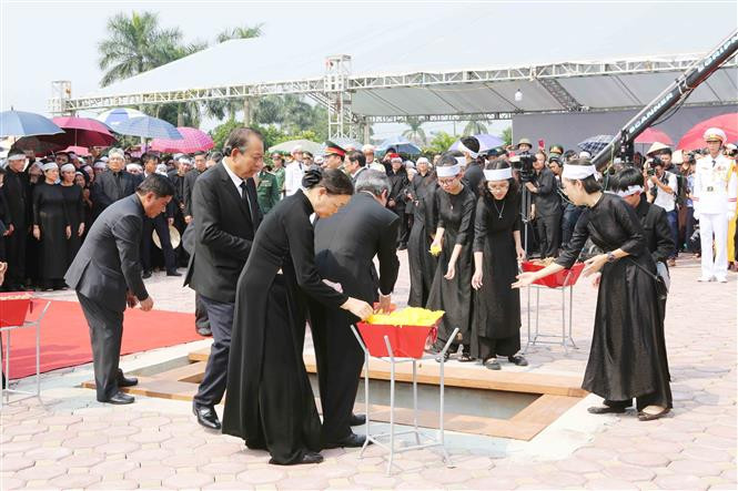 原总书记杜梅安葬仪式在其家乡河内市清池县举行。越通社记者尹晋 摄