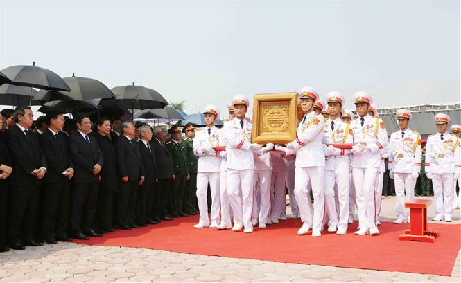原总书记杜梅安葬仪式在其家乡河内市清池县举行。越通社记者尹晋 摄