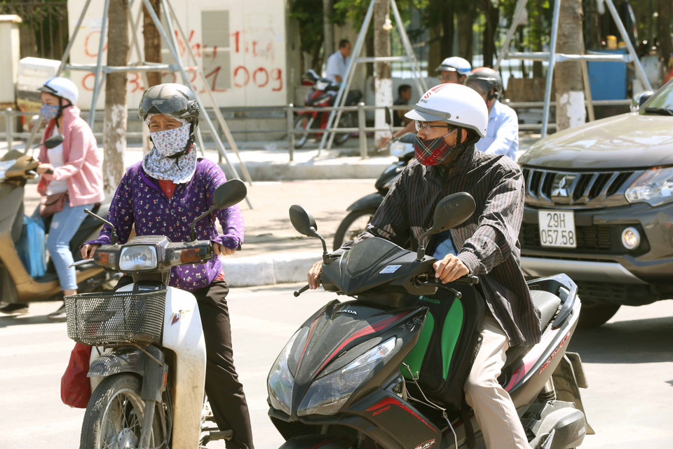 白天高温时段即11时至16时。越通社记者 尹俊 摄