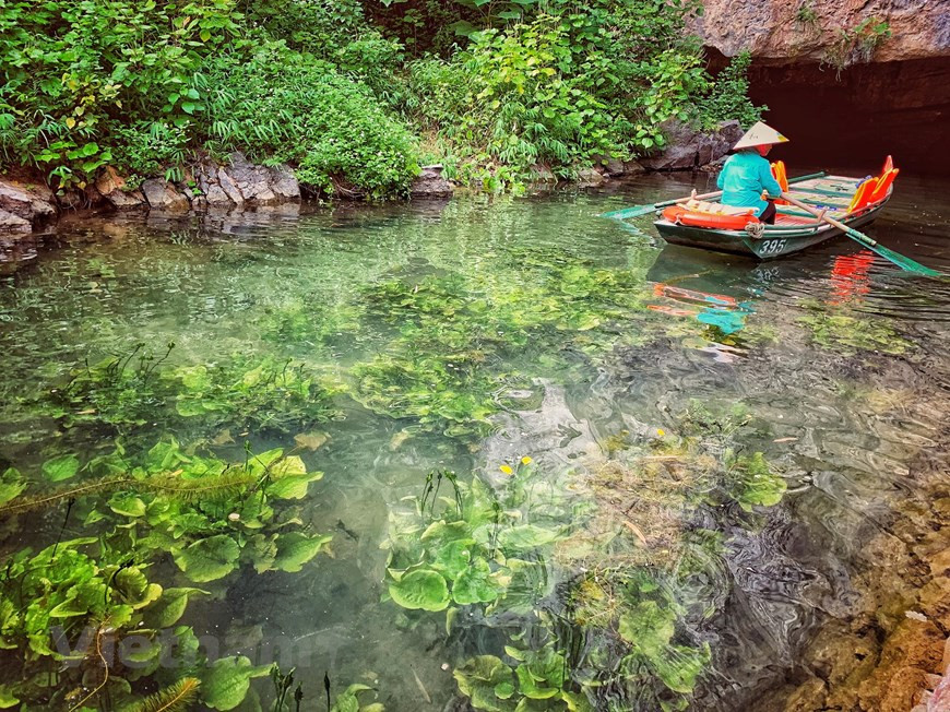 考古家在长安名胜群分布在不同高度的多个洞穴里发掘出许多考古遗址。图自Vietnamplus