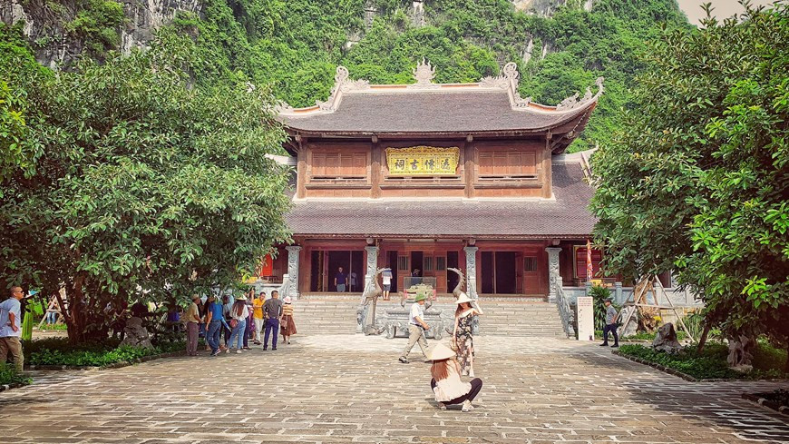 长安名胜群中的一座寺庙。图自Vietnamplus