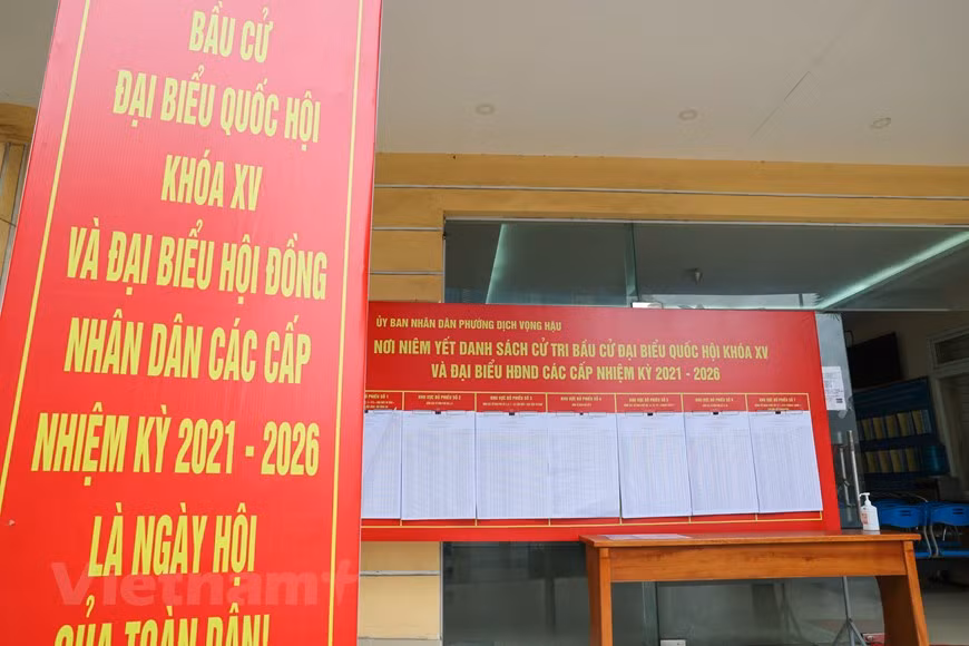 10. 按规定，在正式候选人名单公布后，竞选活动将立即开始，并持续到投票开始前的24小时。值得关注的是，在竞选过程中，候选人将参加由省级祖国阵线常委会举行的选民接待活动。省级、县级、乡级祖国阵线常委会为各级人民议会代表候选人举行选民接待活动。图自Vietnam+