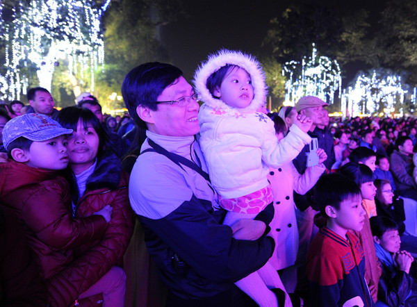 各地居民喜迎新春（图片来源：越南人民报）