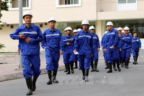  越南茂溪煤炭公司劳动者参加投票。