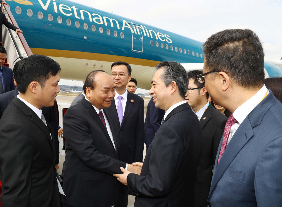 越南政府总理阮春福抵达上海虹桥国际机场。越通社记者 统一 摄