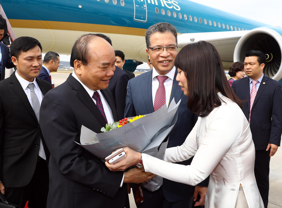 越南政府总理阮春福抵达上海虹桥国际机场。越通社记者 统一 摄