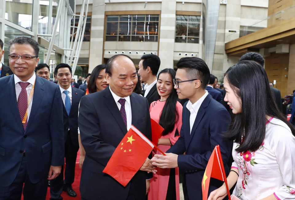 越南政府总理阮春福抵达上海虹桥国际机场。越通社记者 统一 摄