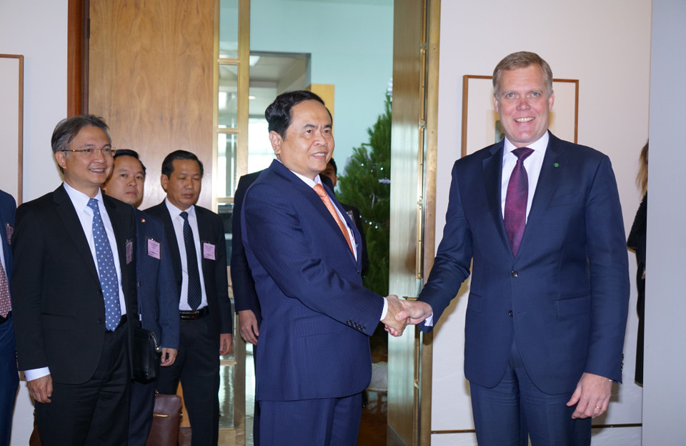 陈青敏与澳大利亚众议院议长托尼•史密斯（Tony Smith）。（图片来源：越通社）