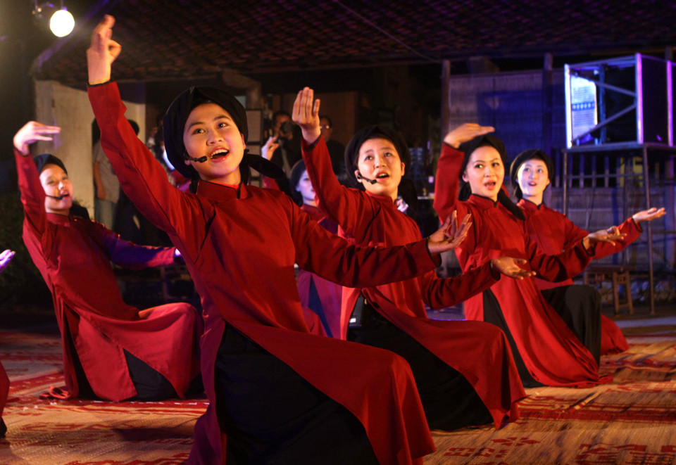 春曲演出。（图片来源：越通社）