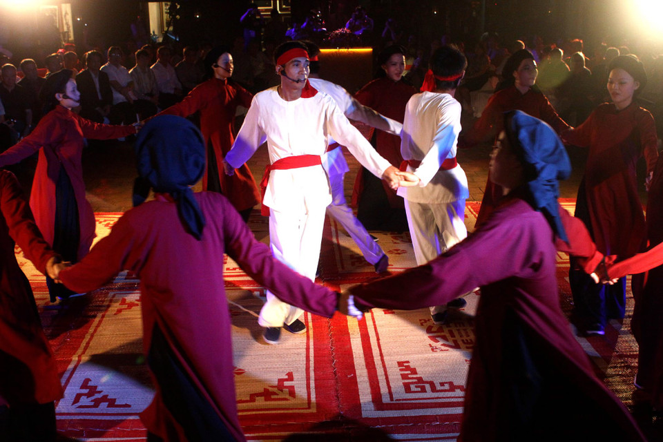 春曲演出。（图片来源：越通社）