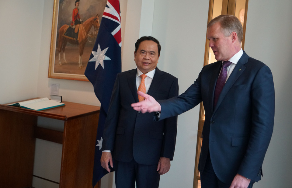 陈青敏与澳大利亚众议院议长托尼•史密斯（Tony Smith）。（图片来源：越通社）