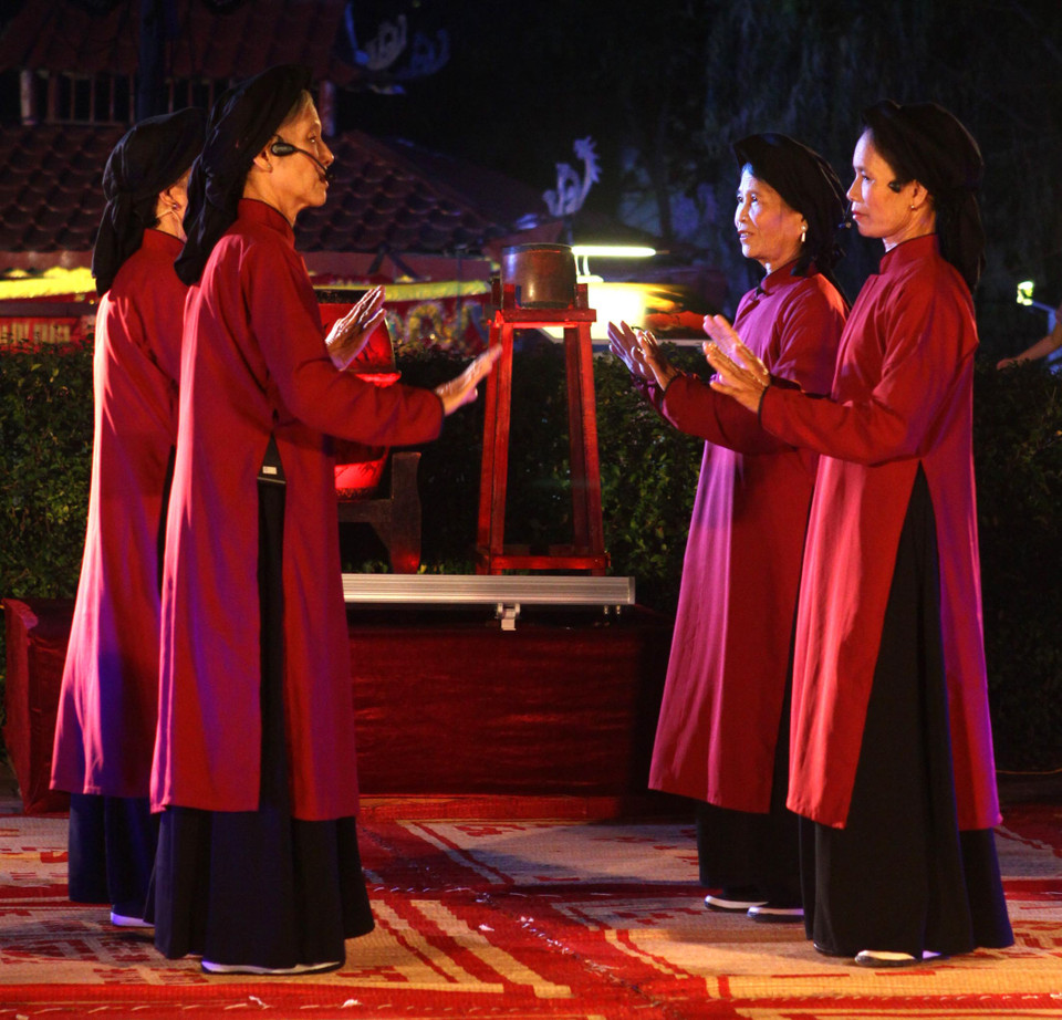  春曲演出。（图片来源：越通社）