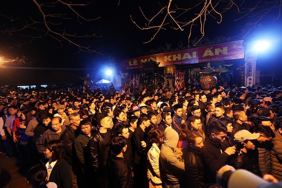 越南南定省陈祠开印仪式吸引众多游客。（图片来源：越通社）